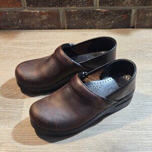 Dansko Professional Clogs Womens Size 38 Antique Brown Oiled Leather Shoes